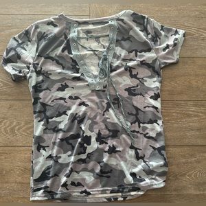 Women’s lace up camo shirt size medium